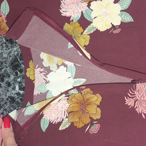 Floral Blouson Shift Dress - Picture 9 of 11